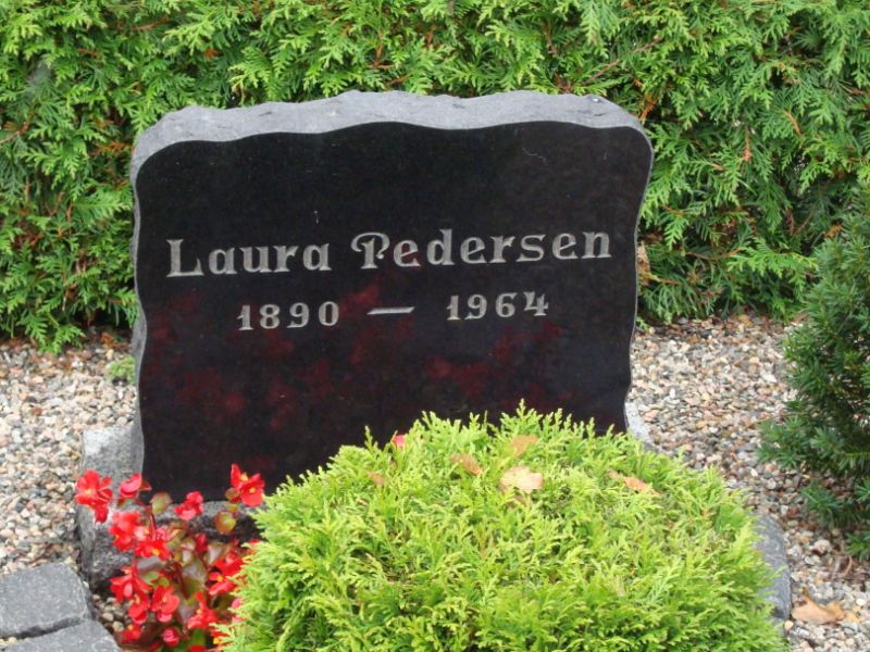 Laura Pedersen.JPG
